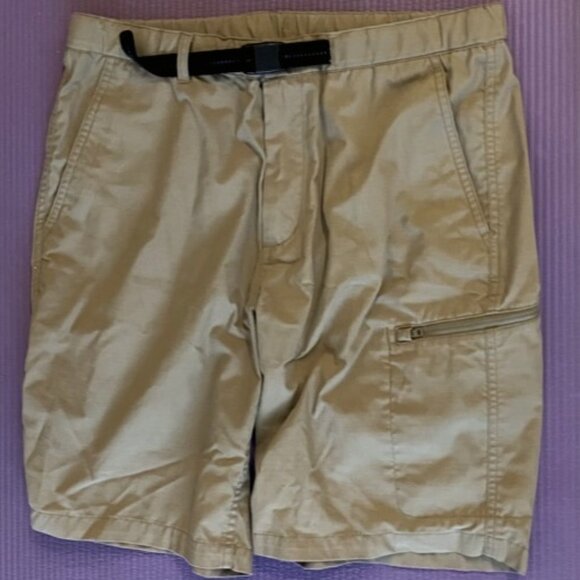 Like New Uniqlo Beige Cotton Polyester Blend Belted Shorts - Picture 1 of 2